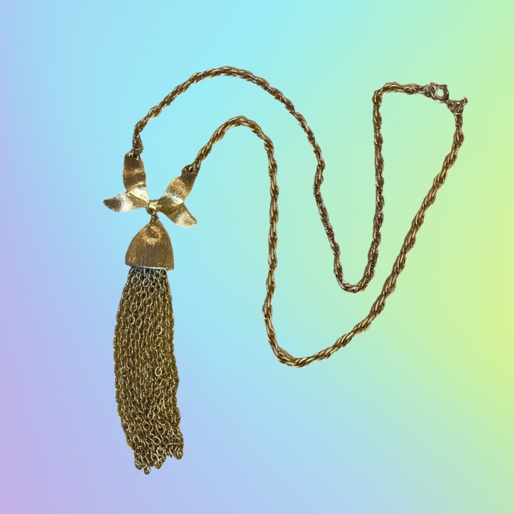 Vintage 1960s 1970s gold tone long tassel twisted chain necklace pendant VTG
